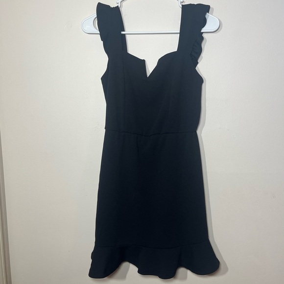 Moa Moa Dresses & Skirts - Moa Moa women’s “Little Black Dress” medium V plunge